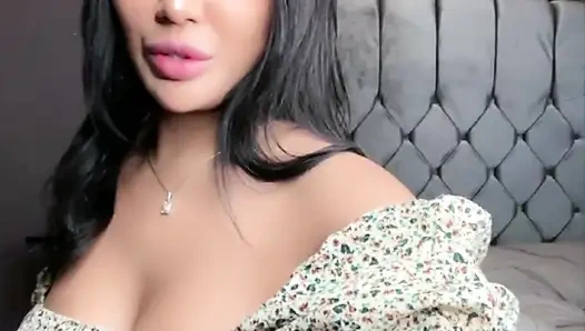 Masturbate and pussy fingering this cute indoneaian model full conversation