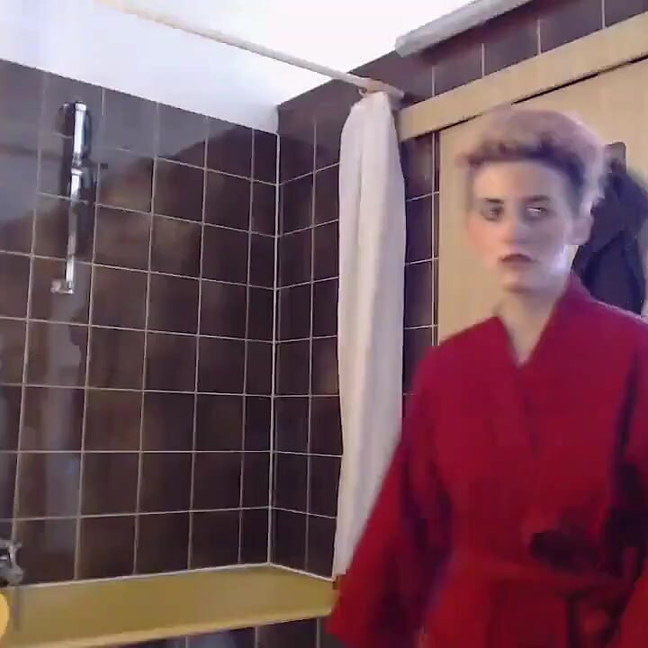 Showering Live