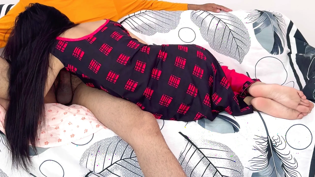 印度老人操了他自己儿媳妇的紧致阴户