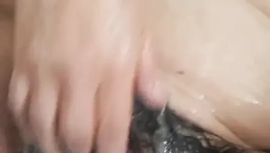 Pelacur Bermandikan Susu Kekasih