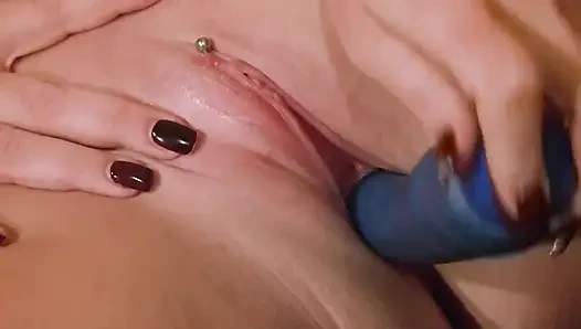 Tante semok ini pengen banget dicrot sperma hangat? Yuk, orgasme bareng-bareng yuk!