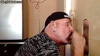 Gloryhole - gaydaddy mama polla antes de paja para leche