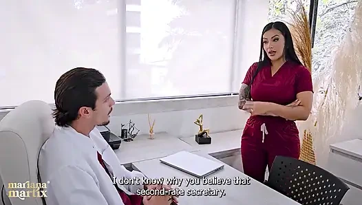 Ein spanischer typ mit einem großen schwanz kommt zu mir nach hause, um meine muschi zu zerstören - Mariana Martix & Jimmy Bud