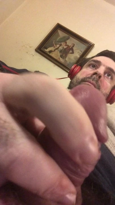 I am a spontaneously sensual and tough primitive Fucker!