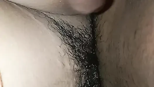 Adik tiri desi ki chut bahot rashik hai