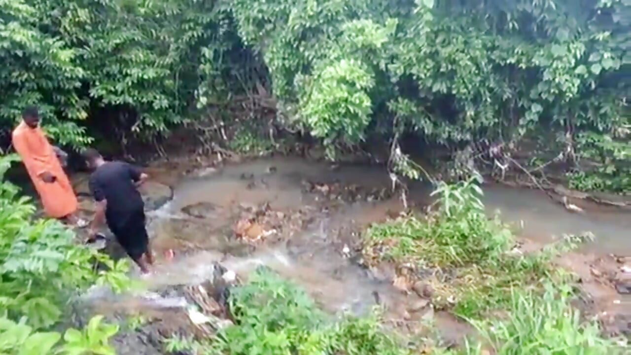 Fuimos al río y tenemos sexo suave