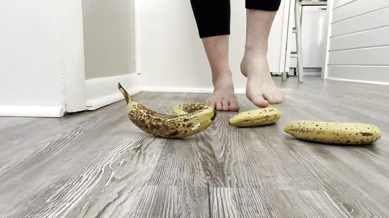 Banana Crush with Feet