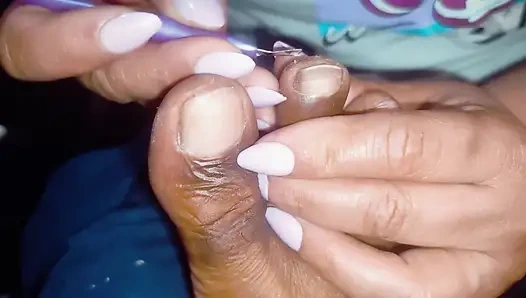 Gırtlak kraliçesi selfcare tırnak tedavisi