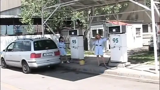 Seksi büyük memeli sarışının büyük anal sikişi