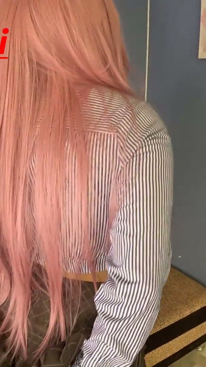 Komşum favori karakterimi cosplay yaptı, pembe saçları ve kıçı sikimi çok sertleştirdi | Clip 1