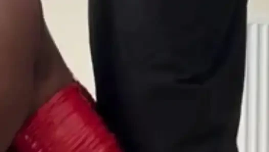 Budak seks kulit hitam dengan besar didominasi sama cowok dominan kulit putih