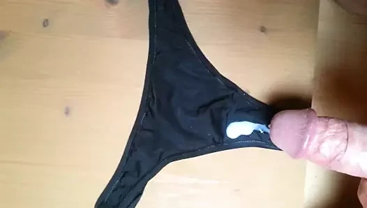 Aufs Hoeschen meiner Frau gespritzt 2