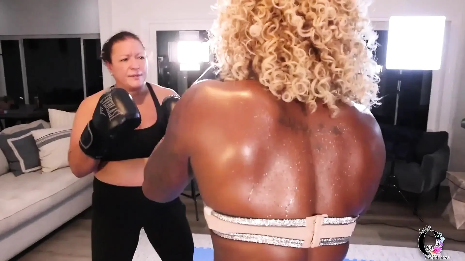 Lady O - latina,milf