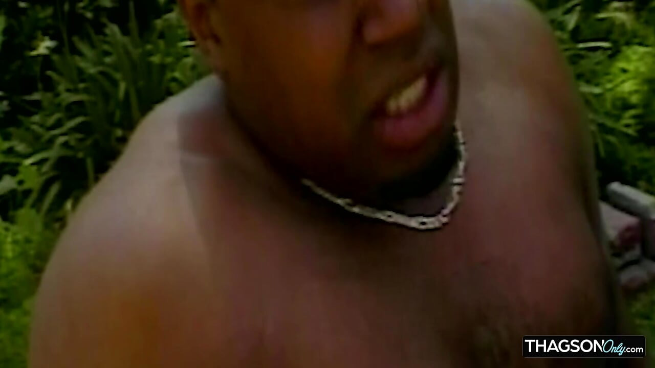 Ebony Babe Stretched Wide by Throbbing BBC in Outdoor Pound