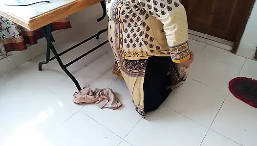Fucking a Beautiful Maid in Saudi Arabia