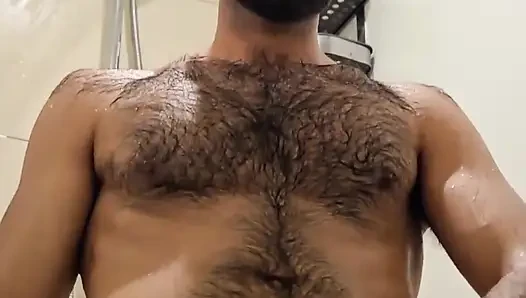 Benim damlıyorum... Ağzın hazır... Eğer sana bunu tamamen almaya izin versem ne fısıldardın?
