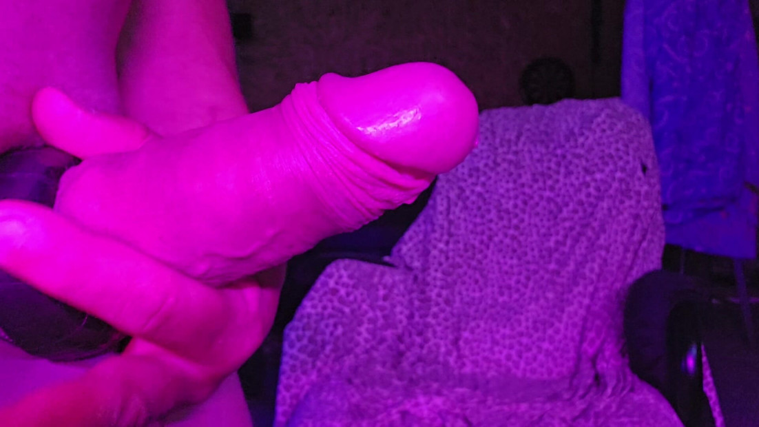 Big hard very exxxite ready to make guy or girl play as long as it's extra dirty.