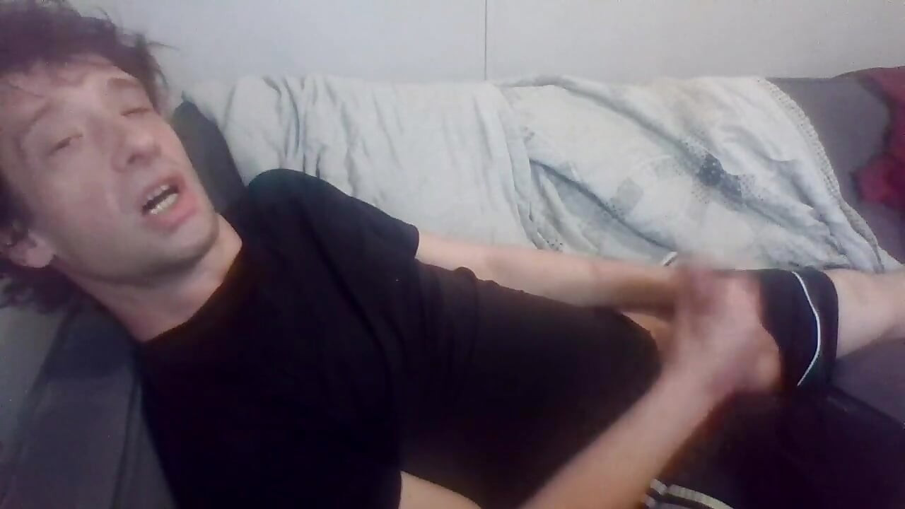 Küss mich und streiche deinen schwanz, während ich deine muschi überflute, während ich auf dein köstliches arschloch starre