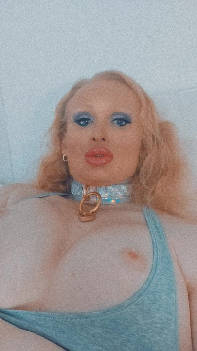 Tranny blowjob