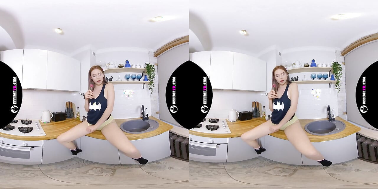 Margarita Teen Virtual 3D Strip in Kitchen