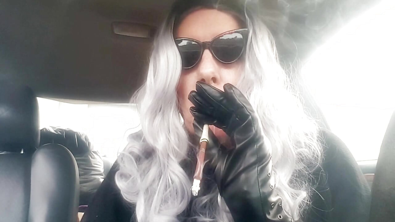 TS GRANDMA LOVES TO SMOKE MORE120 MENTHOLS IN HER CAR CD TS LADYBOY