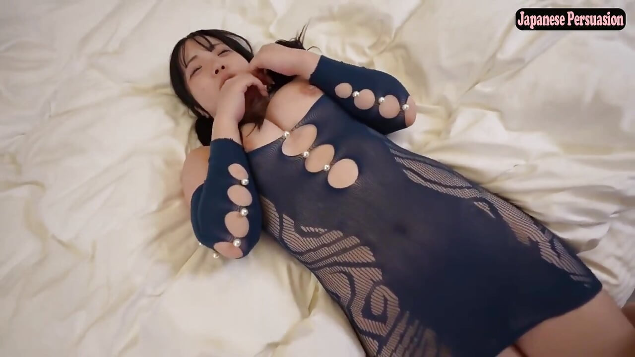 F kupa bystig skönhet med en FMM kropp förvandlar varje outfit till ren frestelse 2: a