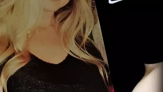 Ashleighbee lovin için kızdırmak yarak ile ona büyük sahte memeler