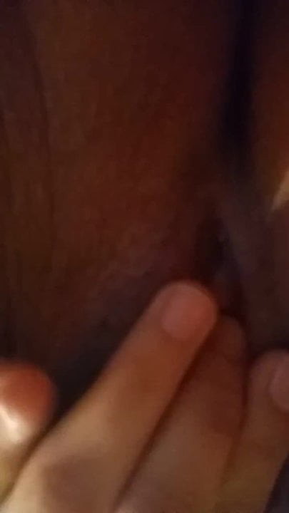 tocandose mojadita