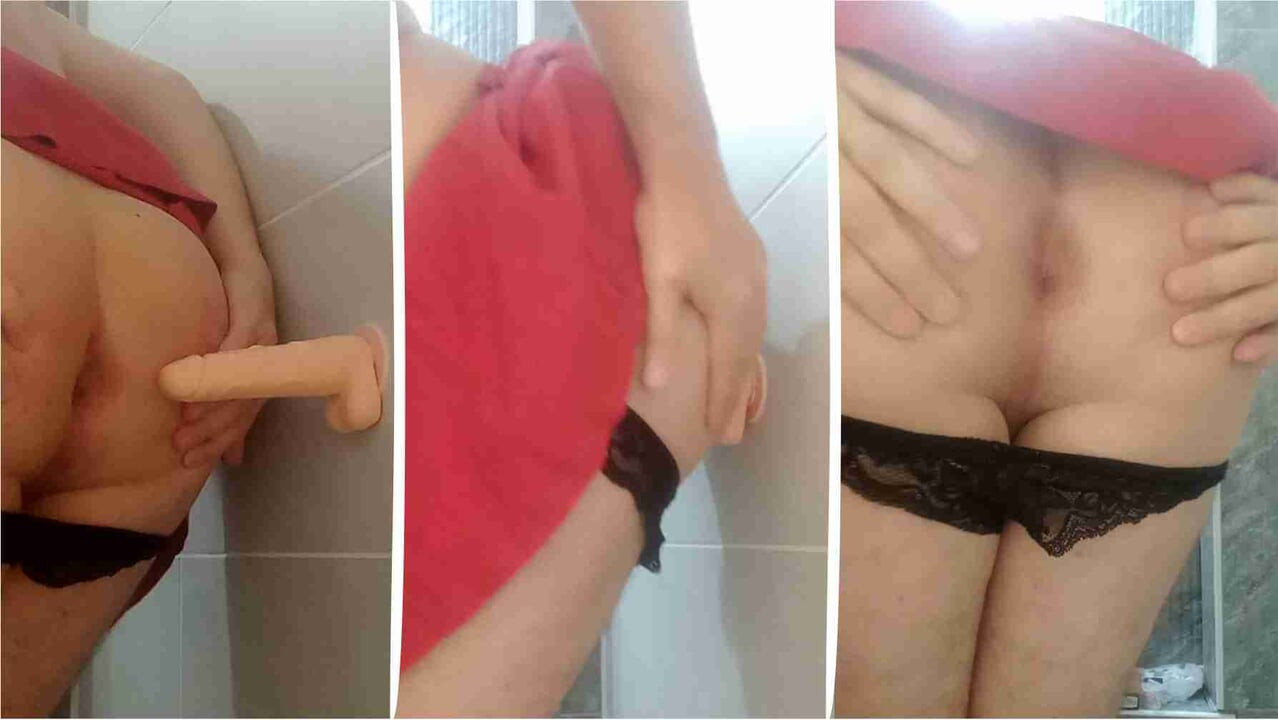 Analni trening sissy kurve u crvenoj suknji i čipkastim gaćicama