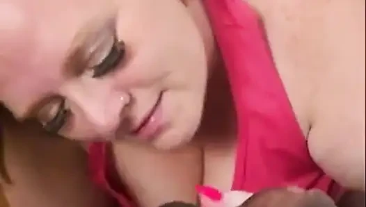 Рыжая Жиробасина Julie Ginger Поклоняется Члену В Видео От Первого Лица