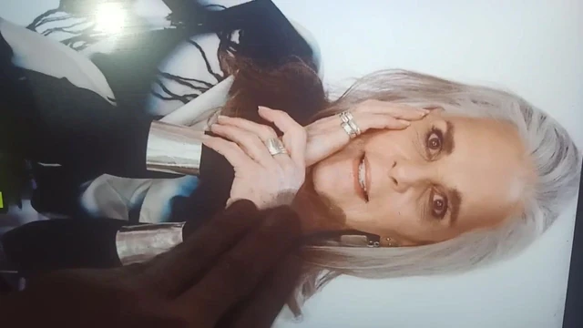 Ali Macgraw cum on tribute