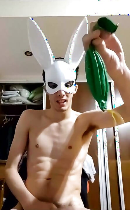 Bunny Looner Blowing up Big Balloons While Jerking off on Stream
