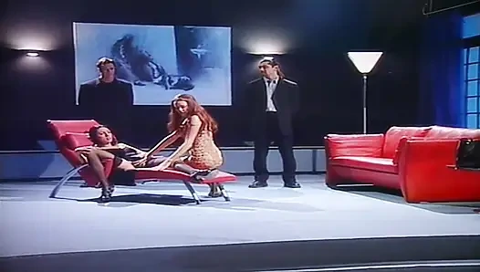 Istri nakal ini dientot sama dua kekasihnya atas ijin suami