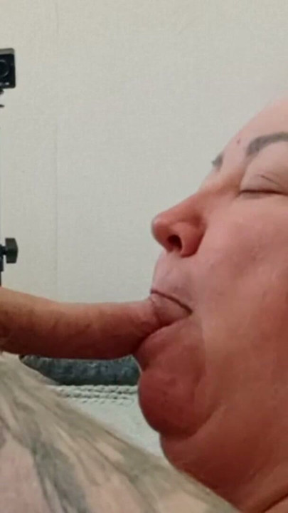 a friend gave a deep blowjob and got cum in her mouth and on her face | Clip 1