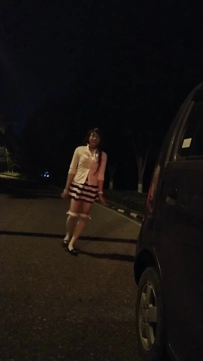 Sissy outside and cum