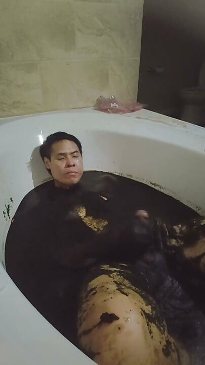 Solo Mud Bathing and Fun Play Bathroom