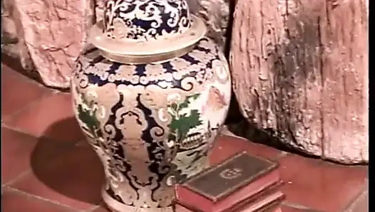 Vollbusige reife hure wird doppelt gefickt