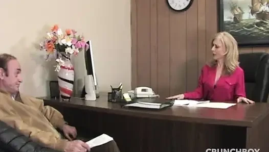 LESBISCHER GANGBANG MIT DICKEM MUSCHI-LECKEN MIT GRILS