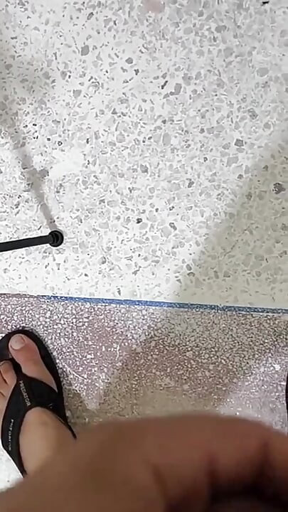 Arap Yarak Düşkünü Koca Karısını Büyük Zenci Yarağıyla Sikişirken Izlerken Boşalıyor