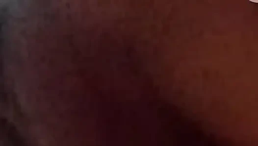 Она теряет контроль, когда увидела мой хуй, чтобы трахнуть ее мокрую киску