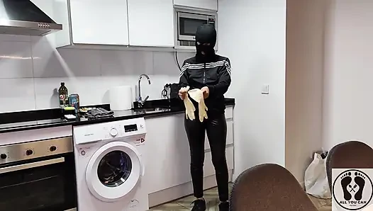 4K Stranger Ana Spears Breaks Into the House