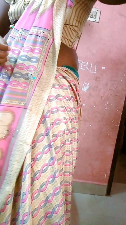 Desi Tamil Naughty Wife Renu Petticoat Blouse Saree Tease for Hubby's Friend! Indianhotwifex
