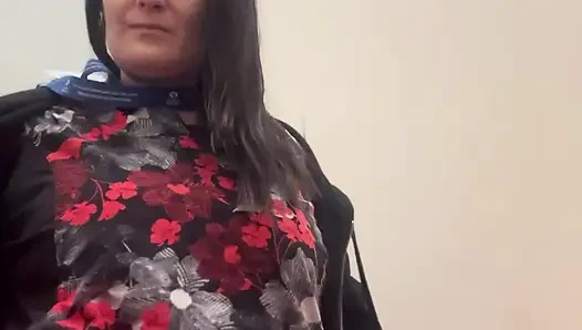 Freche Krankenschwester Squirtet in Der Toilette