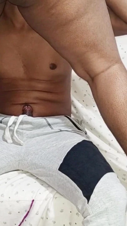 来自“18+印度家庭主妇在漂亮的地方狠狠地欺骗她的丈夫”的标志性时刻。
