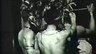 Schwuler Retro 50er - aztekisches Opfer