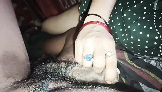 Istri desi ngentot keras muncrat di mulutnya