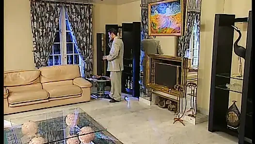 Мачеха С Большими Сиськами Соблазняет Пасынка - Горячая Блондинка Присоединяется К Тройничку