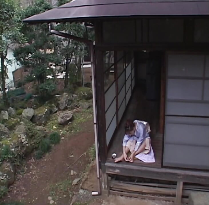 P135G01 In the good old days of the Showa era, mature women who married into hot spring inns were considered high-class call girls in their youth! A sensual erotic drama that begins with an encounter with an old customer!