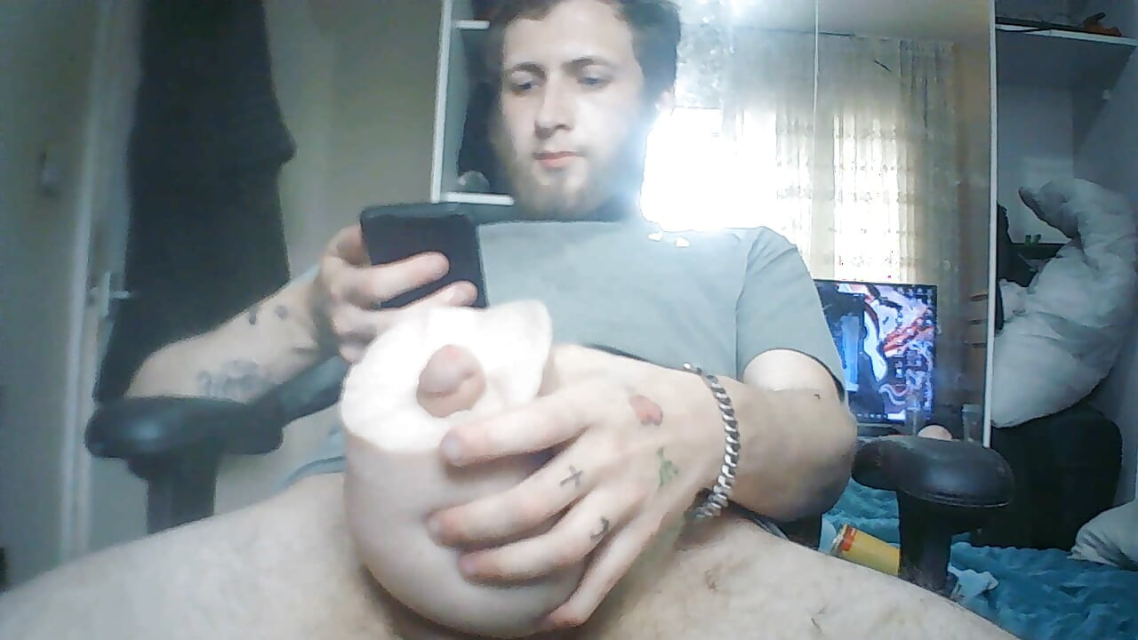 Jamie masturbating