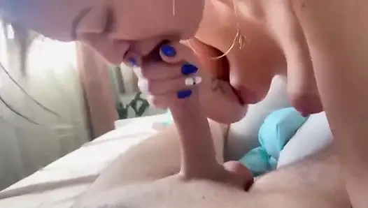 Мачеха сосет мой хуй